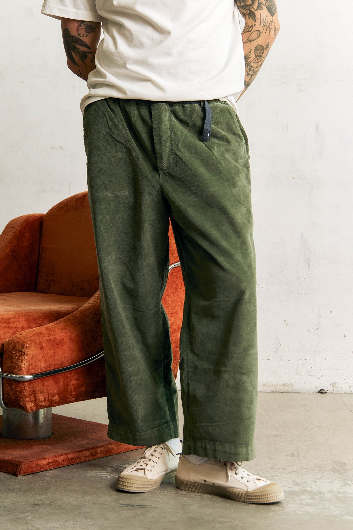 PERSEO Belted Corduroy Trousers