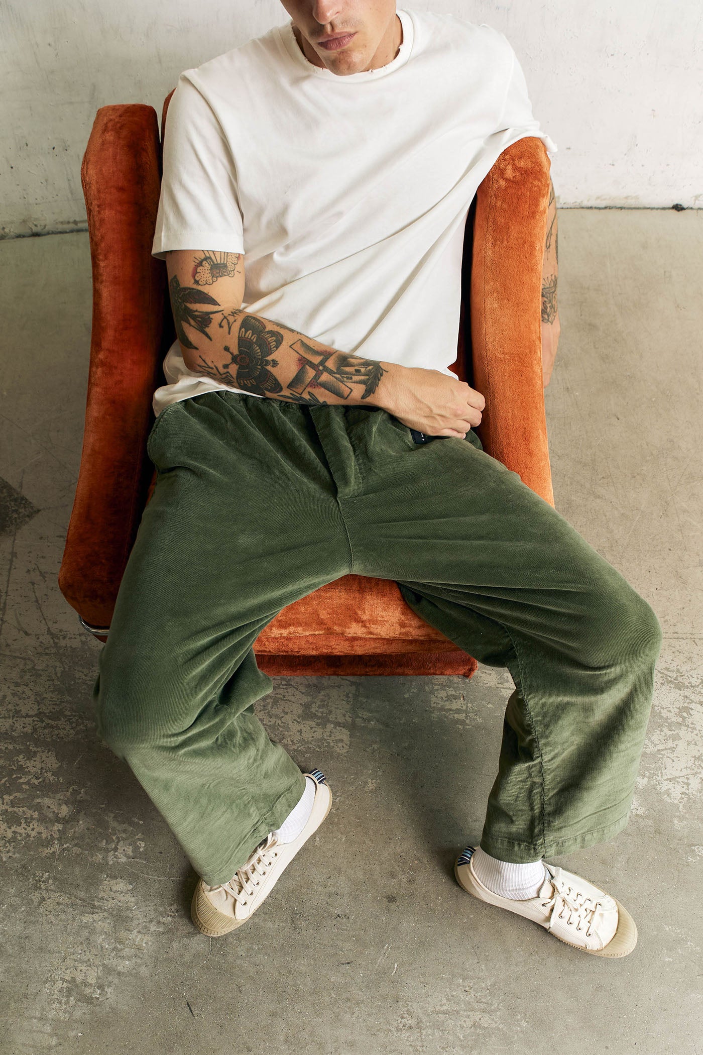 PERSEO Belted Corduroy Trousers